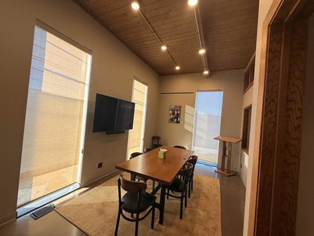 Next Photo