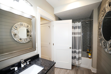 Next Photo